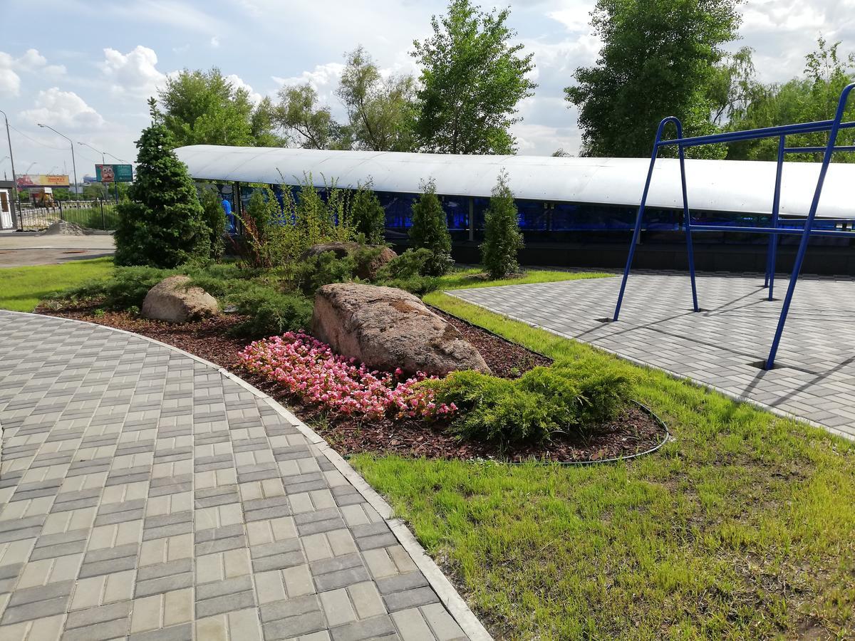 Hotel Obolonsky Kiew Exterior foto